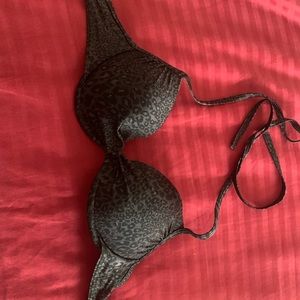 Bathing suit top (VS)